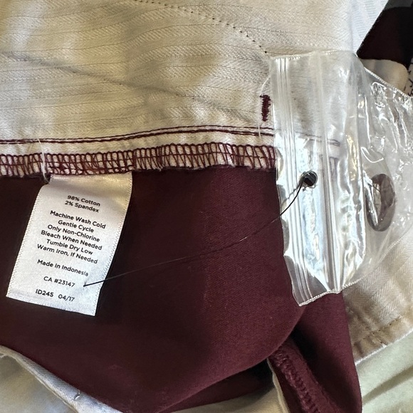 Talbots Women's Burgundy Jeans 8P - Picture 9 of 10
